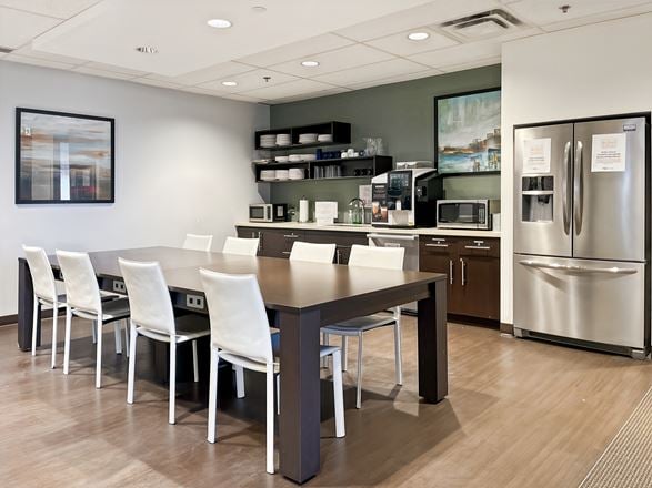 Regus - Montreal - Place d'Armes