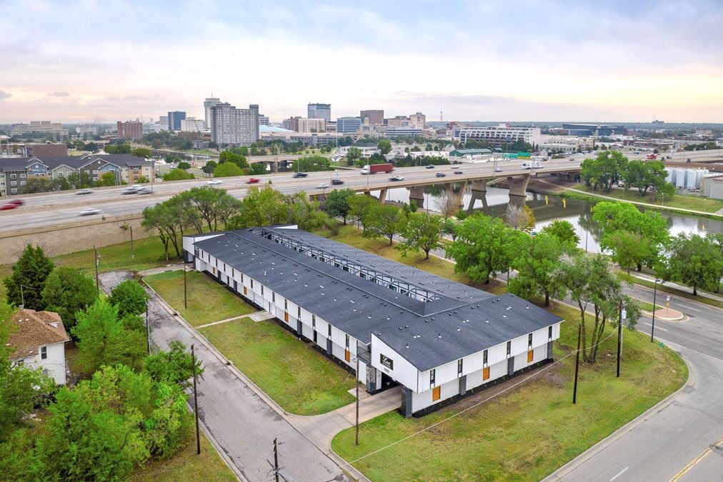 Lux Off Riverwalk Apartments