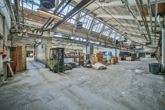 359,000+/- SF Warehouse Property