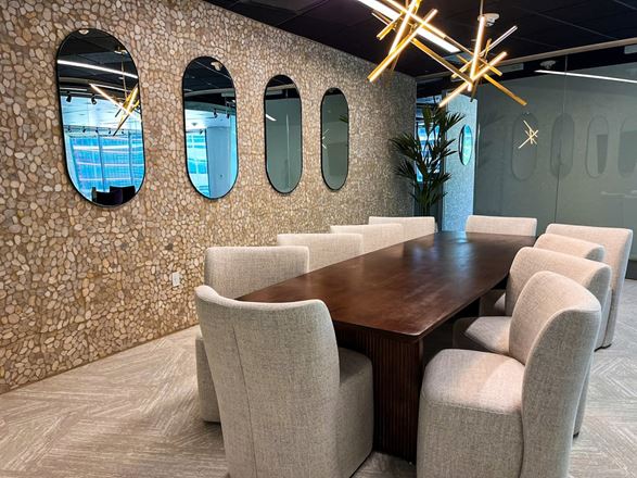 Lucid Private Offices - Camelback Biltmore
