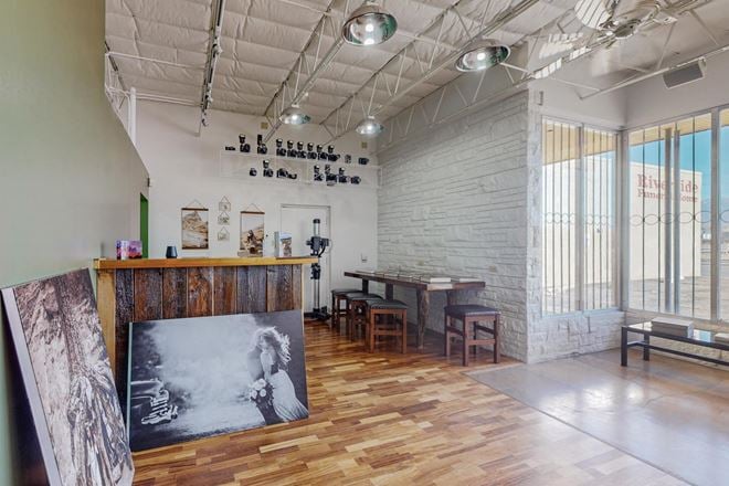 Fully Remodeled High Traffic Retail with Showroom & Vault
