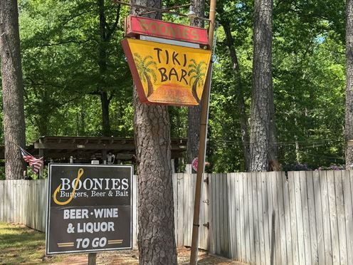 Boonies Restaurant and Tiki Bar