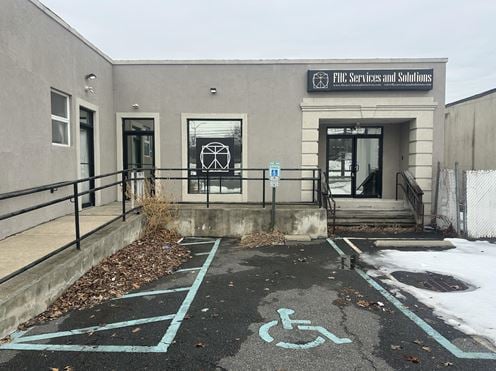 711 Broadway Industrial Trade Building with In-Place Dry Cleaner Income
