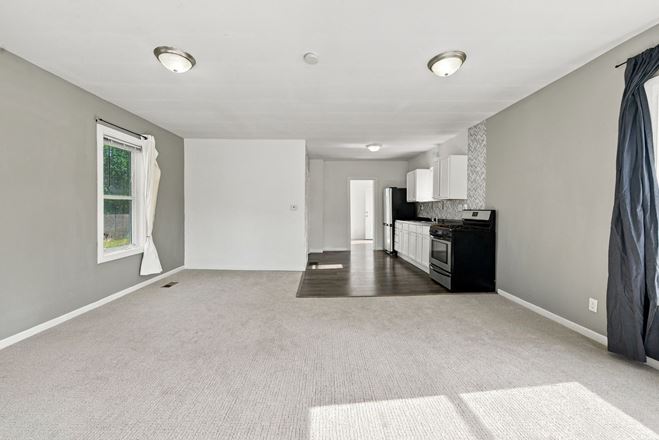 162 Woodlawn Ave