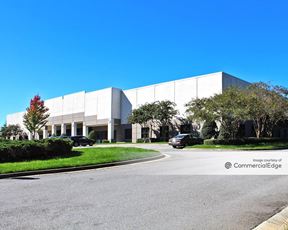 Peachtree Industrial Center - 1327 Northbrook Pkwy