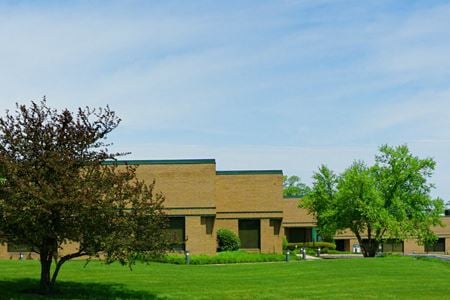 Industrial space for Rent at 900-980 WOODLANDS PARKWAY in VERNON HILLS