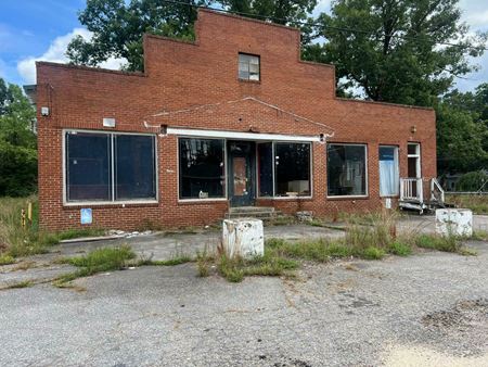 Retail space for Sale at 16911 Boydton Plank Rd in Dewitt