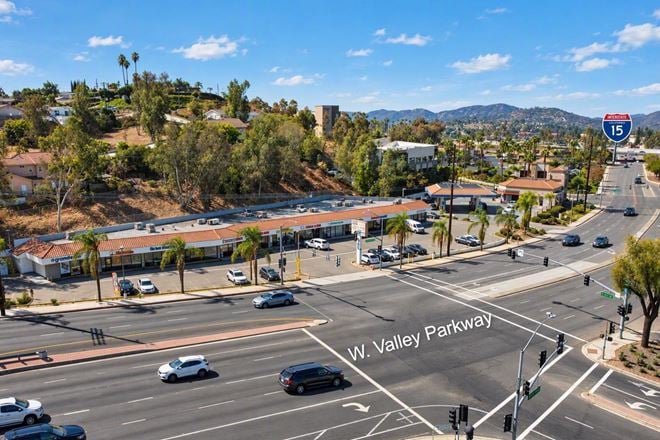 Retail space for Rent at 945 W Valley Pkwy in Escondido