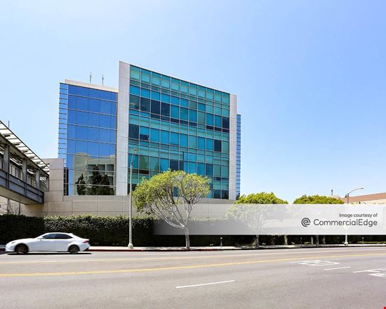 St. Vincent’s Medical Center Campus - Institute Plaza