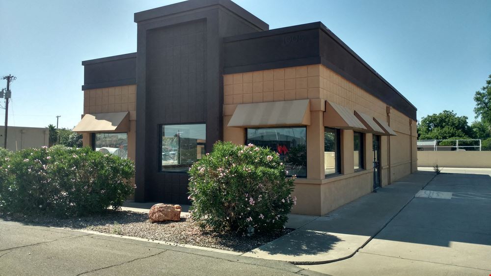 1005 E Main St