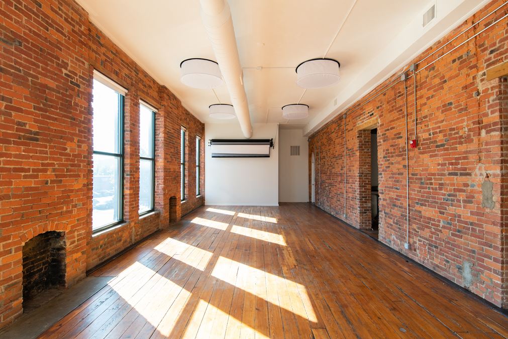 147 - 153 E Main St