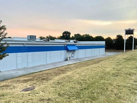 Photo of commercial space at 2405 W 7th St in Joplin