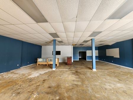 Retail space for Rent at 400 N Earl Ave in Lafayette