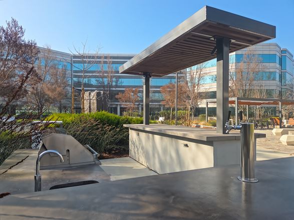 CA, Pleasanton - Bernal Corporate Park