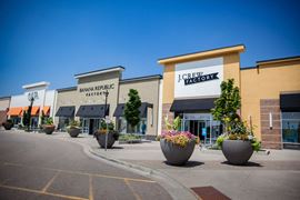 Shoppes at Knollwood