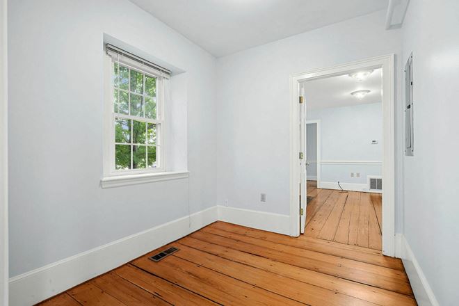 PENDING | 160 SYLVAN STREET  Danvers, MA
