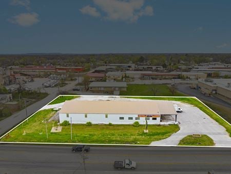 Photo of commercial space at 721 N 2nd St in Rogers
