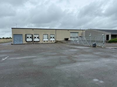 Warehouse/Office/Yard with Great Freeway Exposure