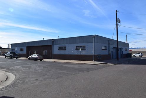 2,606 SF office/warehouse unit for lease