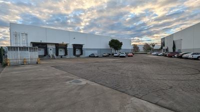 Cold Refrigerated & Freezer Space & 400+ Rack Spaces