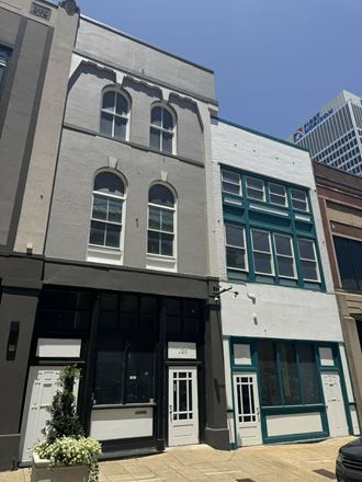 Prime Downtown Memphis Retail