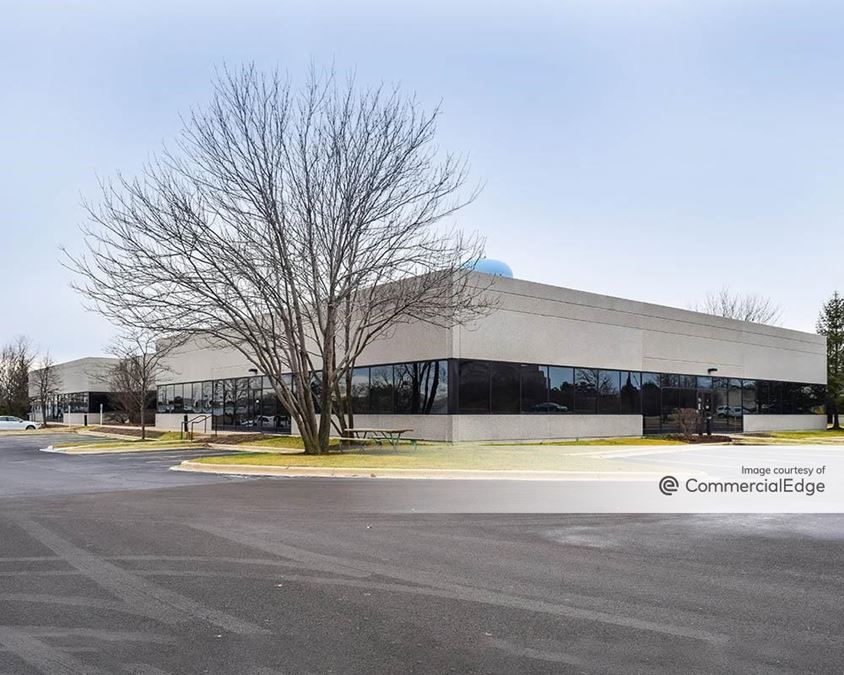 Lisle Business Center 2200 Western Court 2200 Western Court Lisle Lisle Business Center 2200 Western Court 2200 Western Court Lisle