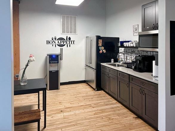 Regus - Chicago - Ravenswood Ave