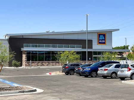 Retail space for Rent at SWC of 59th Avenue & Bell Road in Glendale