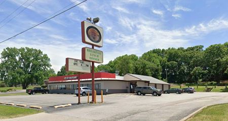 Retail space for Sale at 118 10th St W in Milan