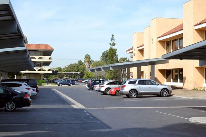 Plaza de Oro (Executive Suites)