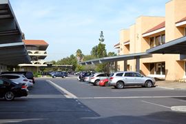 Plaza de Oro (Executive Suites)