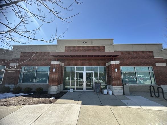 800 E. Woodfield, Suite 115 & 116