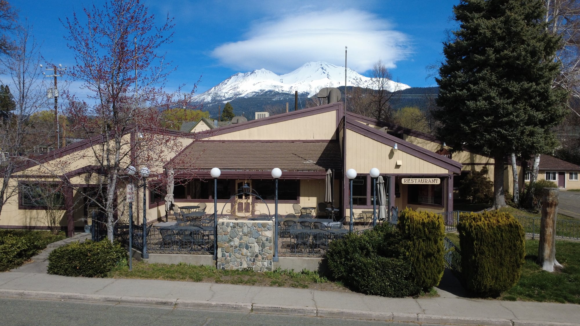 520 N Mount Shasta Blvd, Mount Shasta, CA 96067