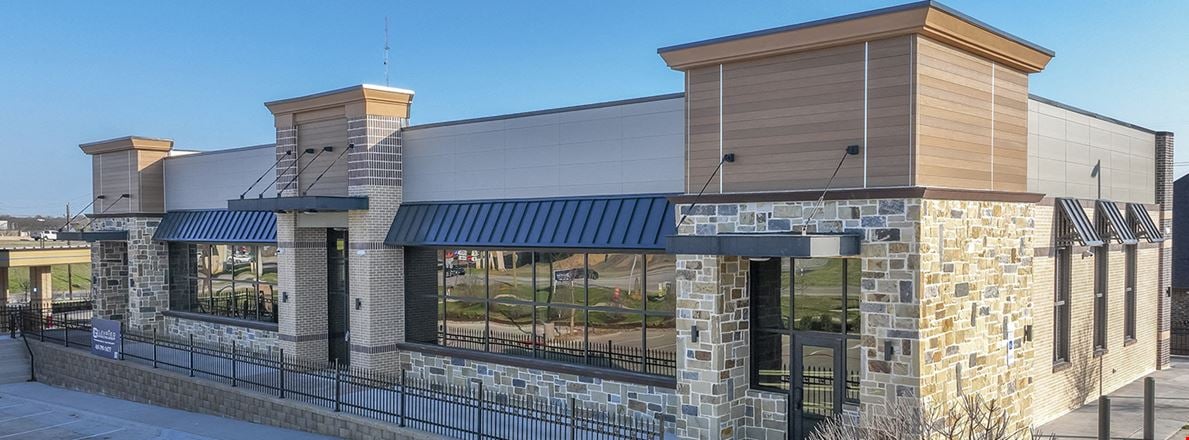 Retail space for Rent at 4500 Eden Rd in Arlington