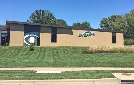 16202 Midland Drive - Shawnee