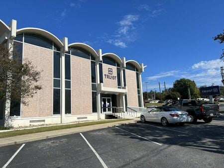 Retail space for Rent at 3401 Forest Dr in Columbia