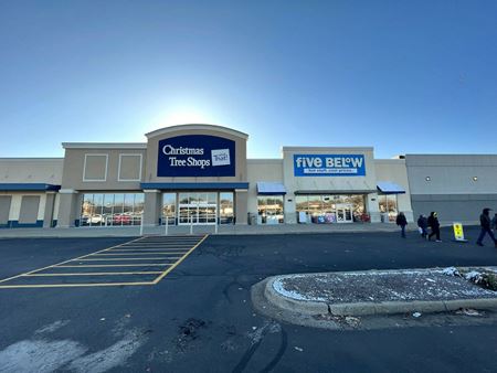 Photo of commercial space at 4067-4085 Miller Road in Flint Twsp