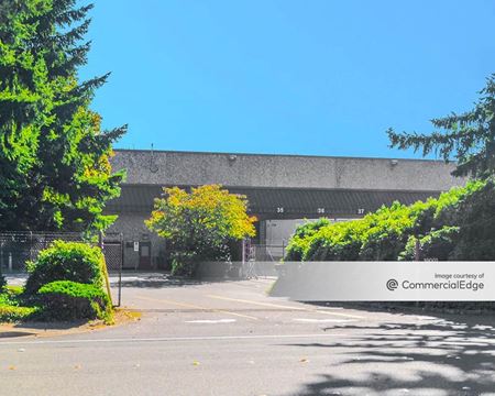 Photo of commercial space at 18001 NE Union Hill Road in Redmond