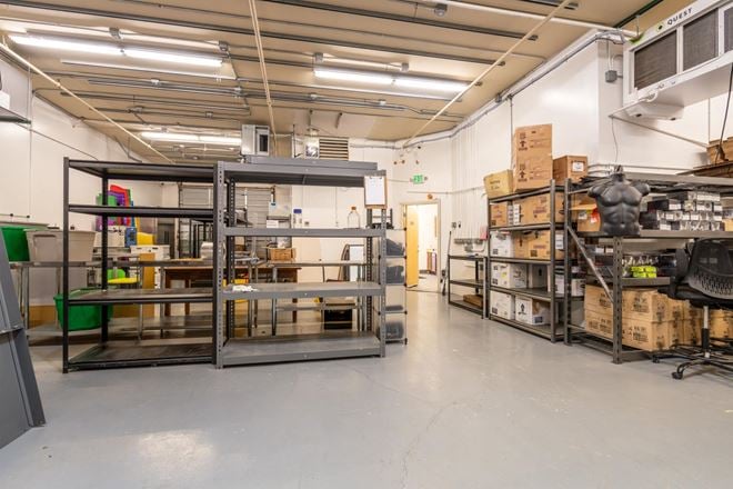 Flex Commercial Building For Sale