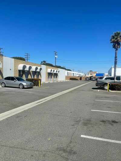 6900-6920 Knott