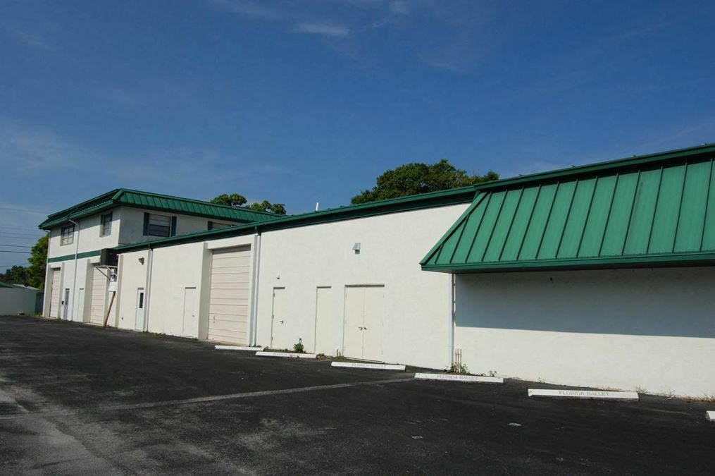 Small Warehouse Spaces with Overhead Doors