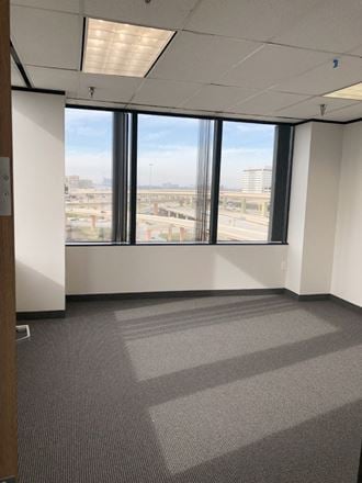 Workstyle Flexible Spaces - 8330-8360 Lyndon B Johnson Fwy