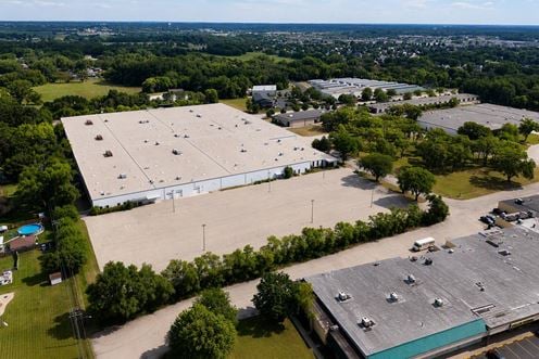 264,730 SF for Sale/Lease | 1600 Industrial Drive, McHenry, IL