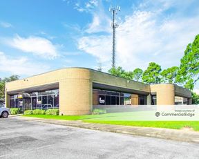 Woodpark Business Center - 25307, 25311, 25317 & 25329 Interstate 45 North - The Woodlands