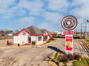 Highly-Visible QSR with Drive-Thru at Signalized Intersection