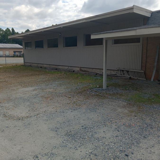 339 City Lake Rd