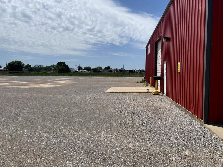 Lindsay Industrial Yard, Warehouse and Office