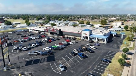 Retail space for Rent at 1201 N Santa Fe Ave in Moore