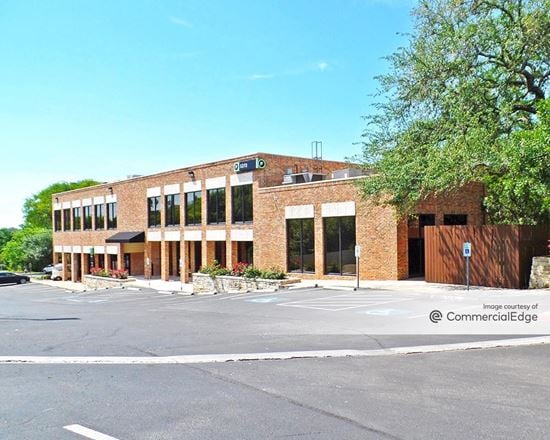 Legacy Oaks - Plaza Buildings