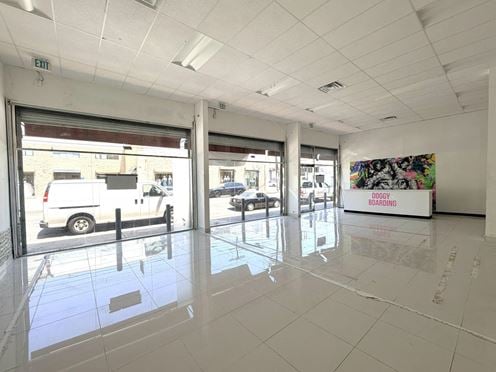 CORNER 5 UNIT FASHN D BLDG FOR SALE